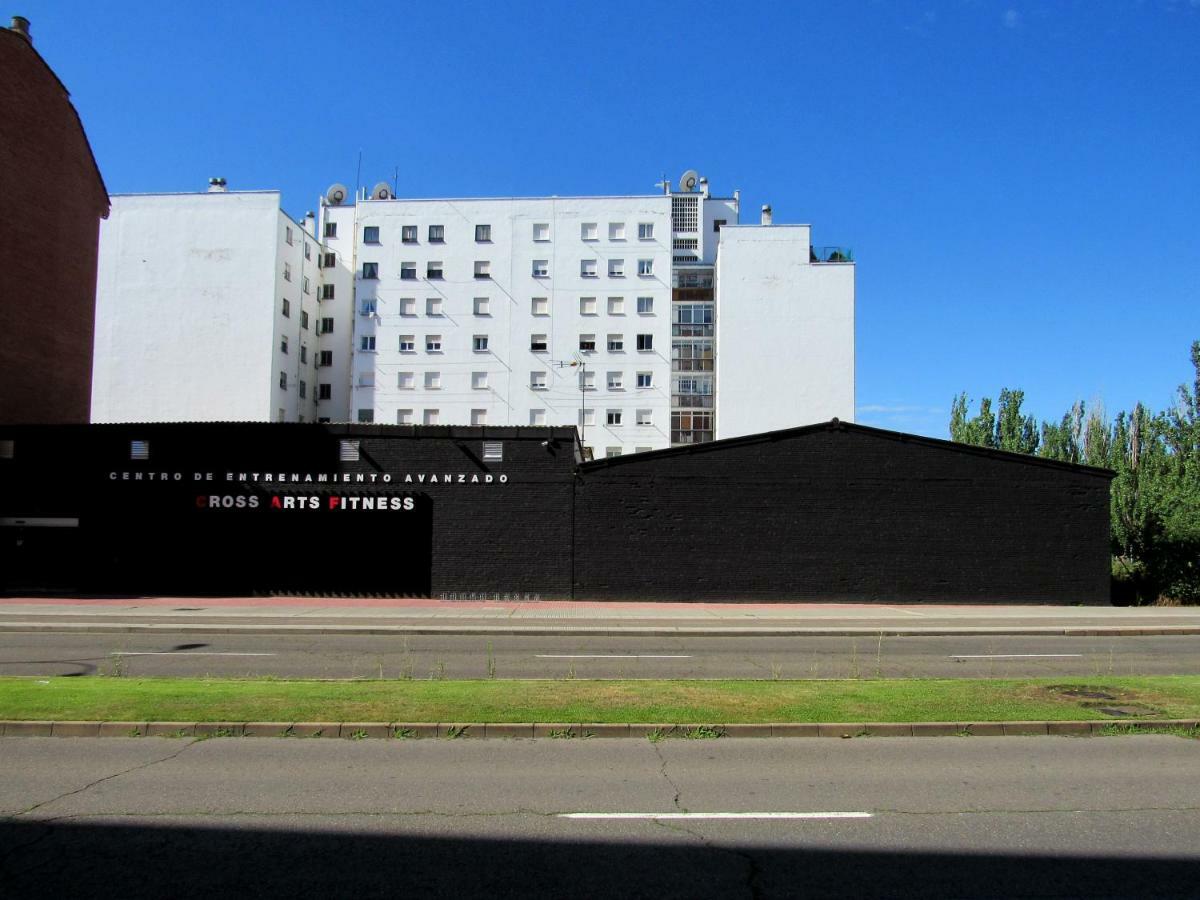 Apartament Www Parques De La Catedral Travel Com Parking Privado Gratis León Zewnętrze zdjęcie